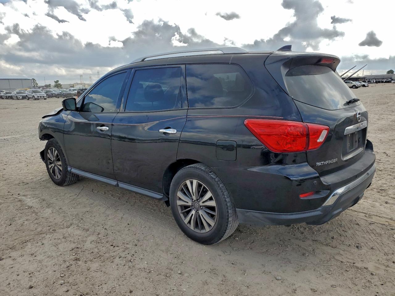 2019 Nissan Pathfinder VIN 5N1DR2MN5KC605783 photo 2