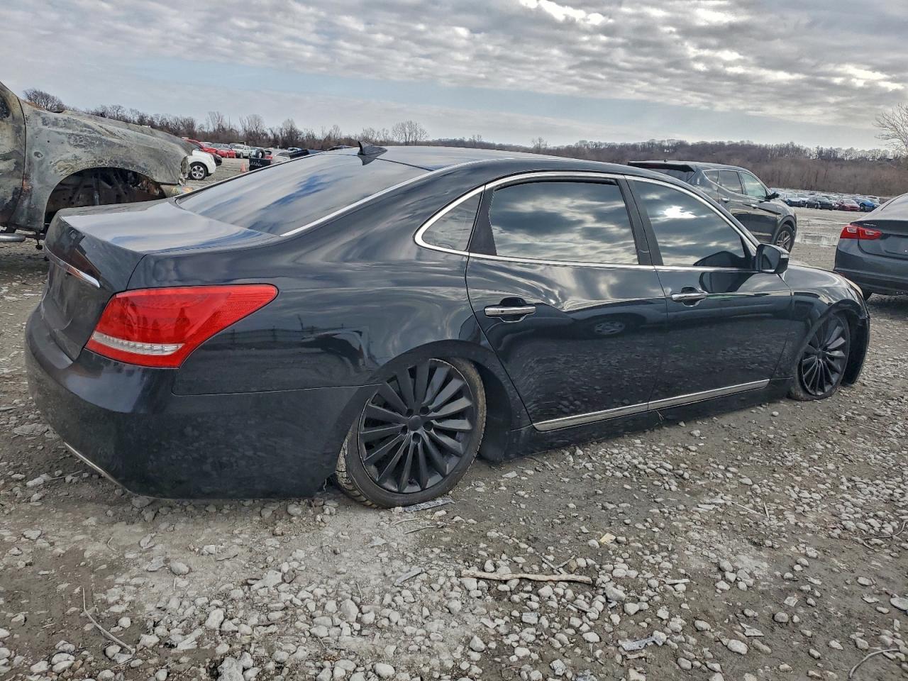 2015 Hyundai Equus VIN KMHGH4JH3FU093323 photo 3