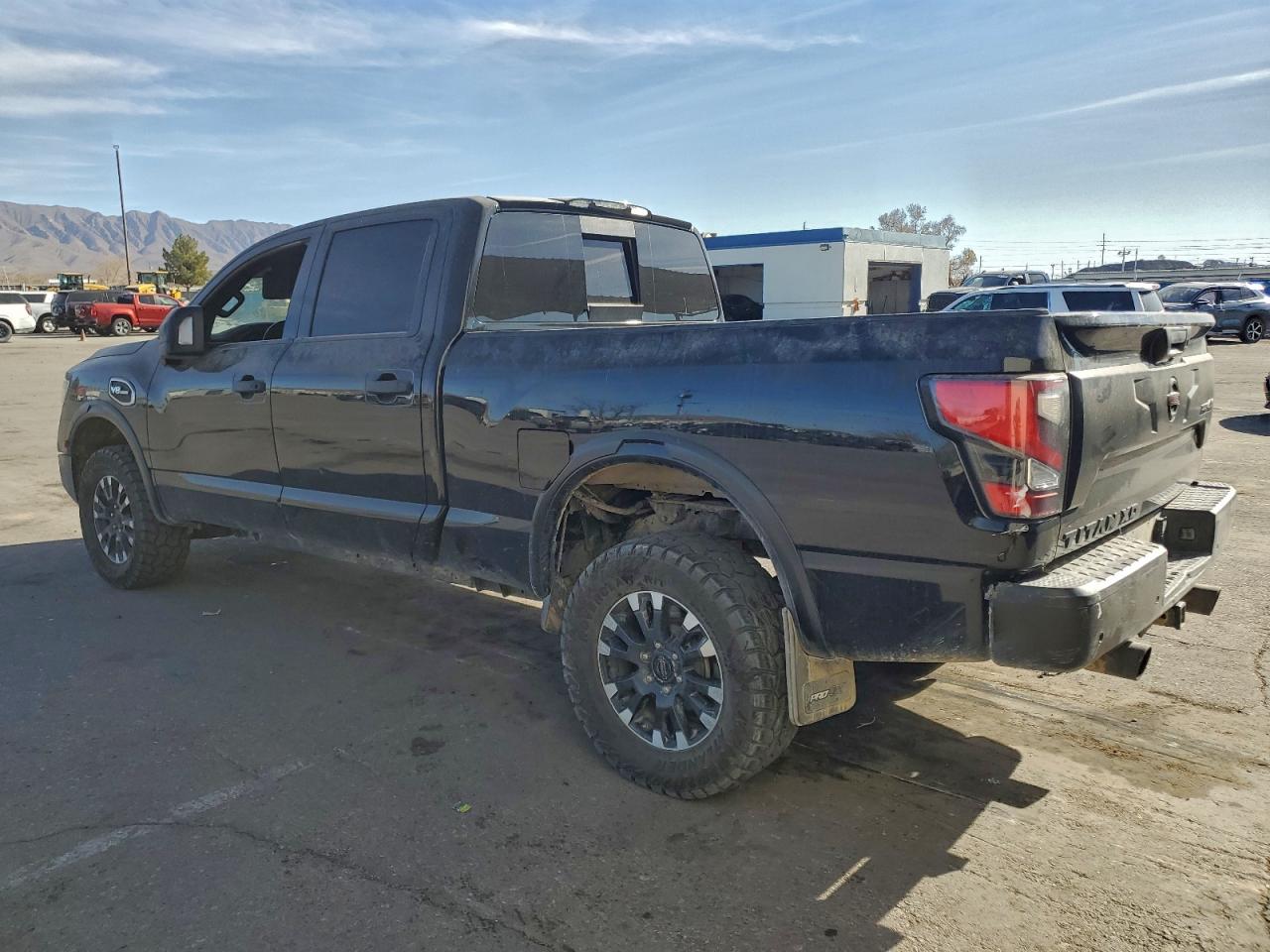 2021 NISS Titan VIN 1N6AA1FB1MN504174 photo 2