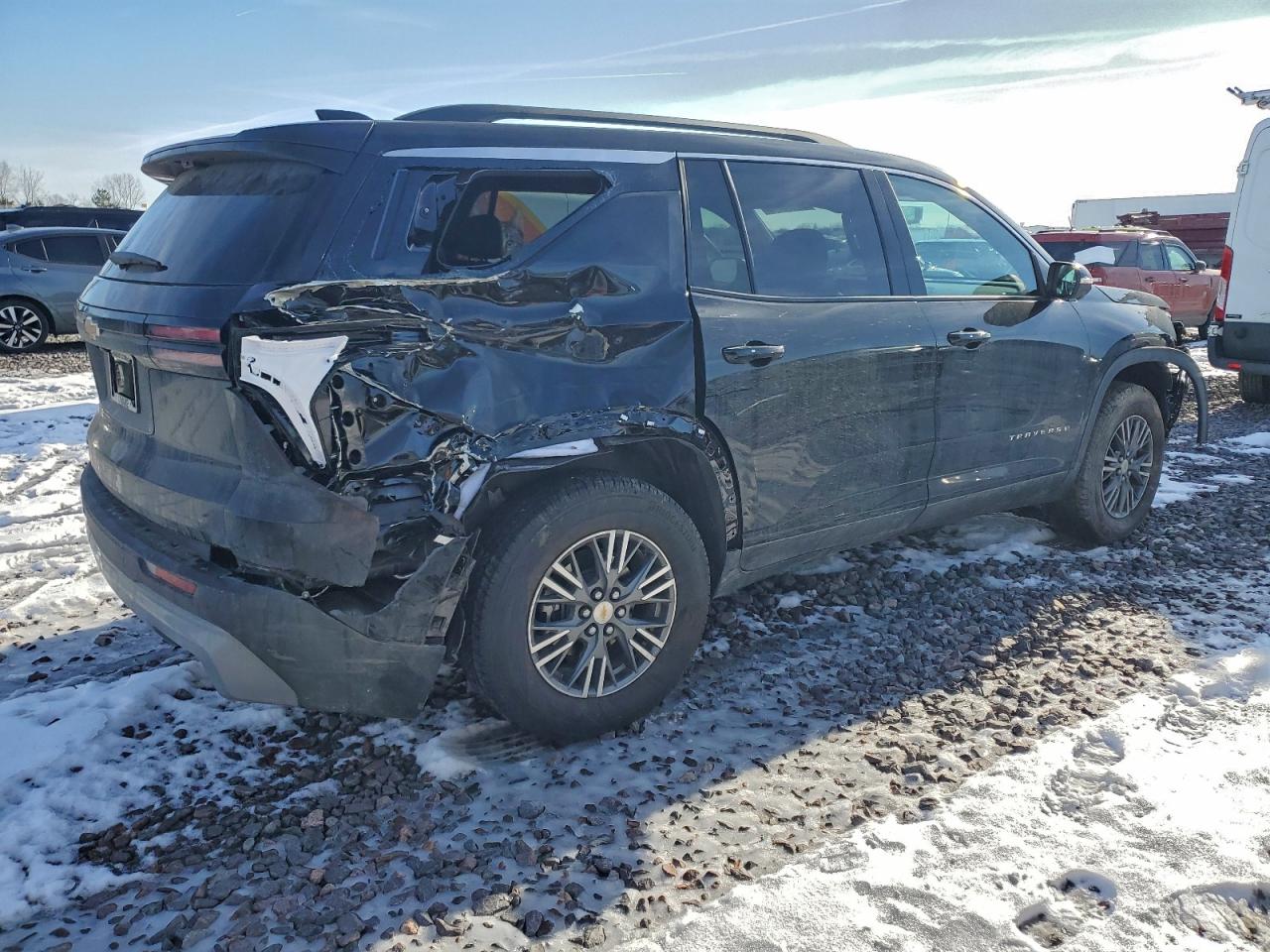 2026 Chevrolet Traverse VIN 1GNERGKS2TJ121475 photo 3