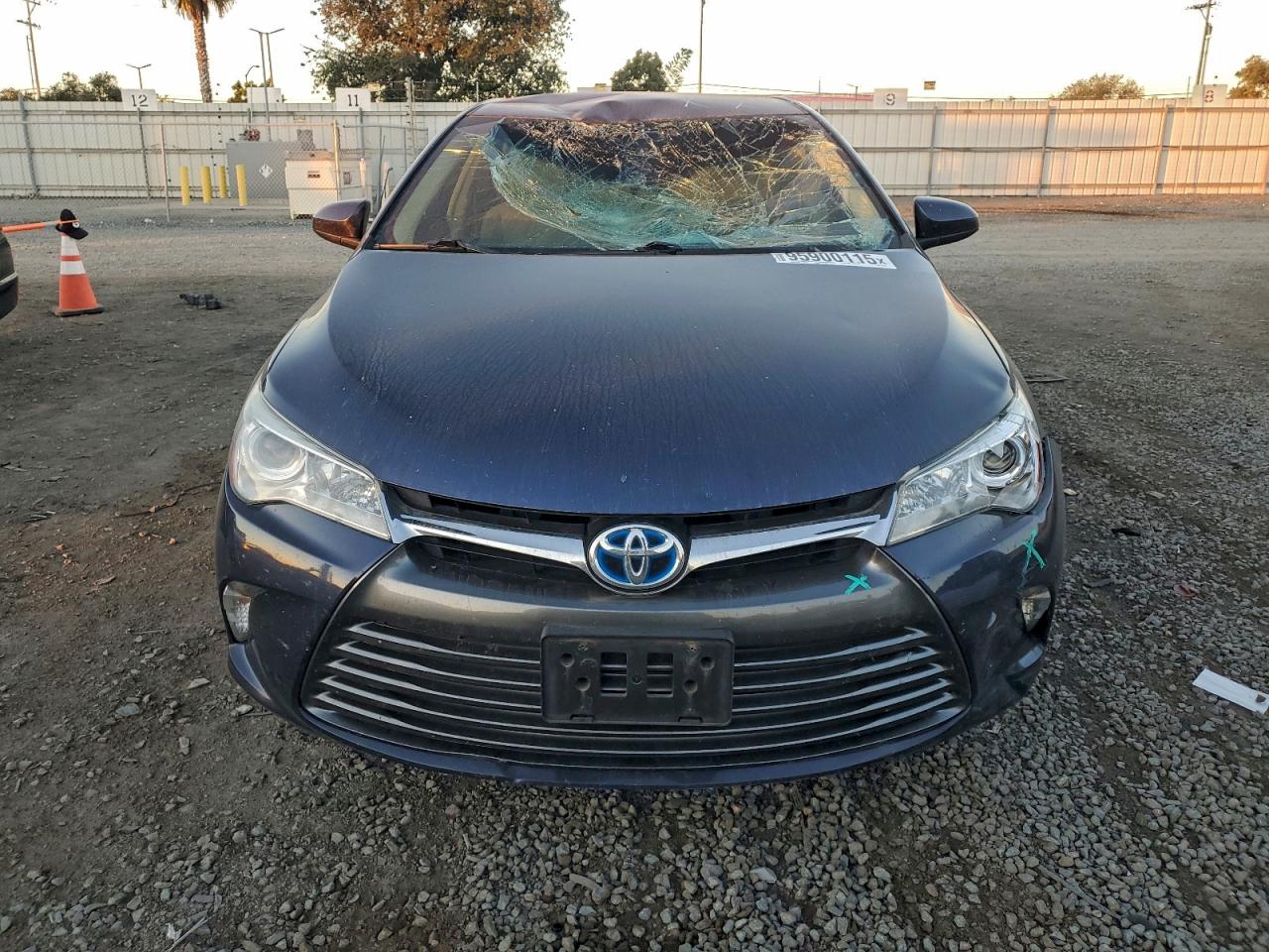 2016 Toyota Camry sola VIN 4T1BD1FK8GU184064 photo 5