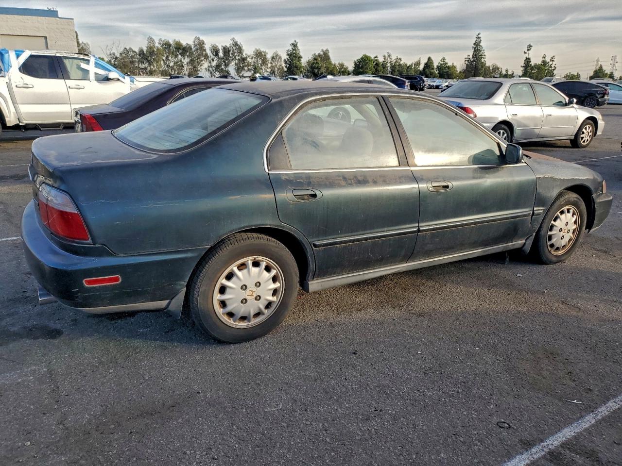 1996 Honda Accord VIN 1HGCD5658TA029778 photo 3