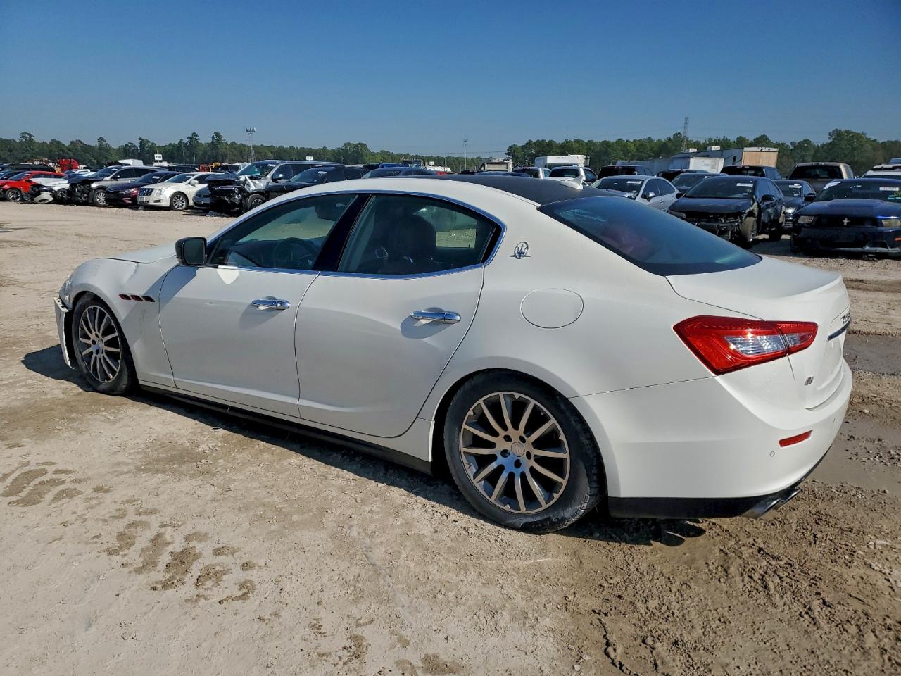 2015 Maserati All models VIN ZAM57RTA1F1154077 photo 2