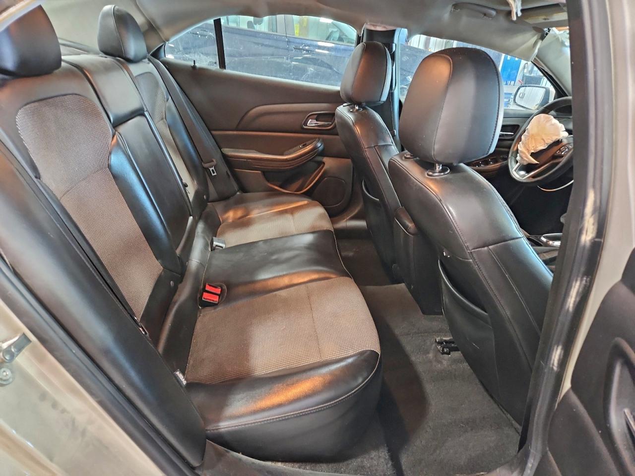 2016 Chevrolet Malibu VIN 1G11C5SA2GF144194 photo 10