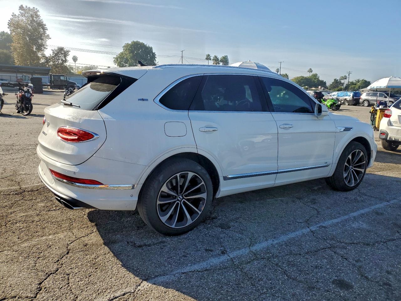 2022 Bently All other VIN SJAAM2ZV5NC039838 photo 3