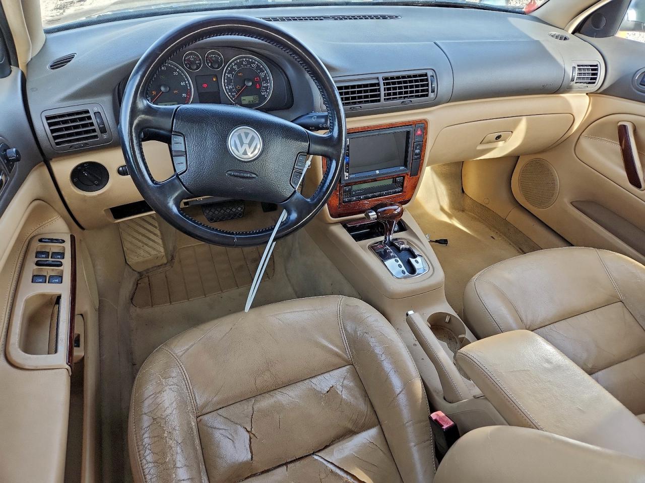 2005 Volkswagen Passat VIN WVWYU63B15E106877 photo 8