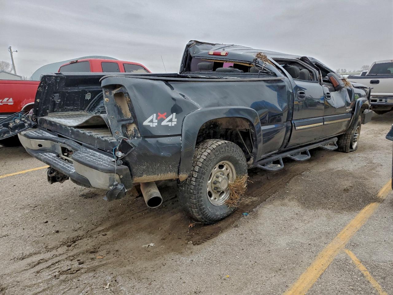 2004 CHEV Silverado VIN 1GCHK23174F142703 photo 3