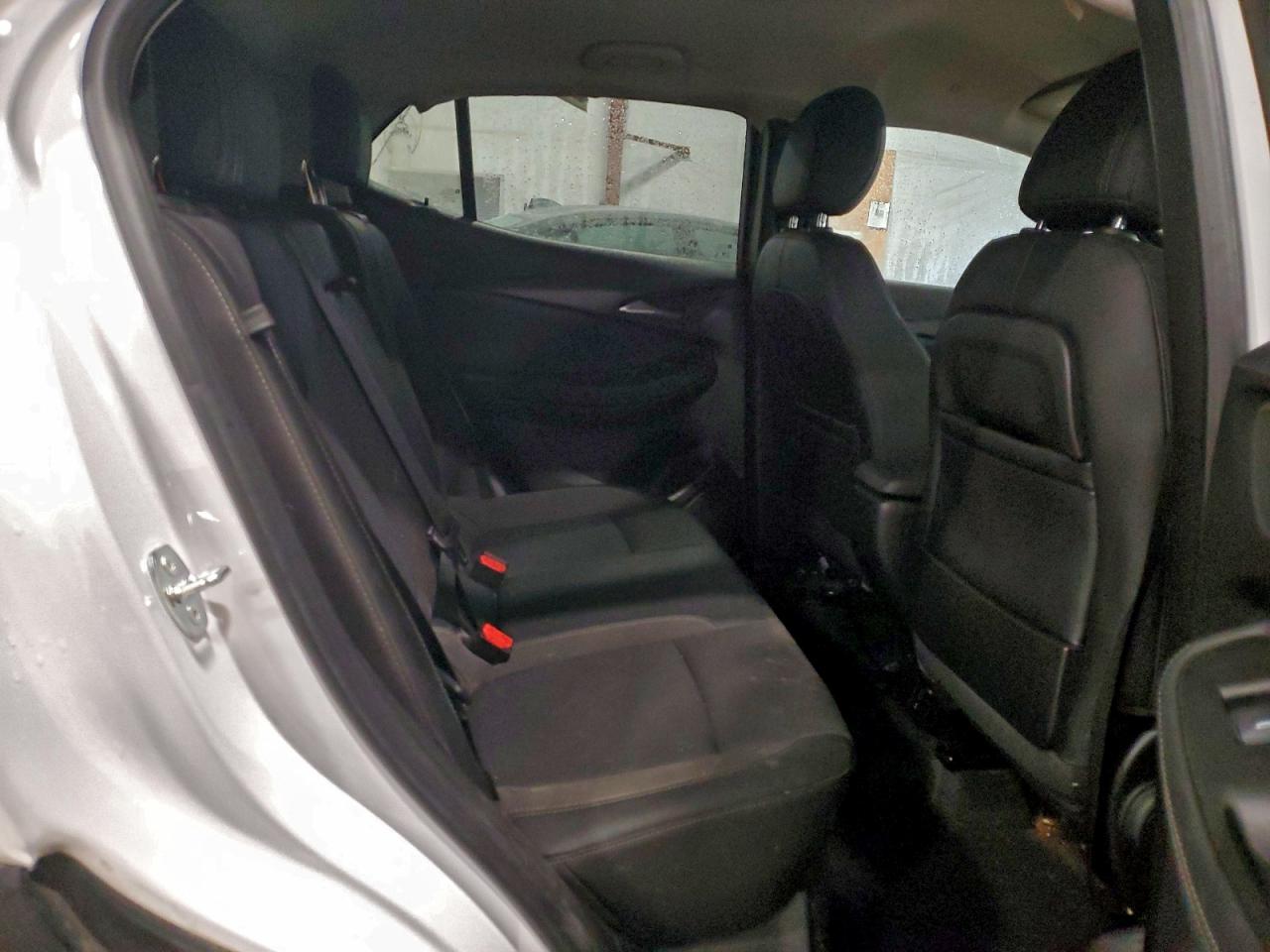 2022 Buick Encore VIN KL4MMESL9NB113705 photo 11