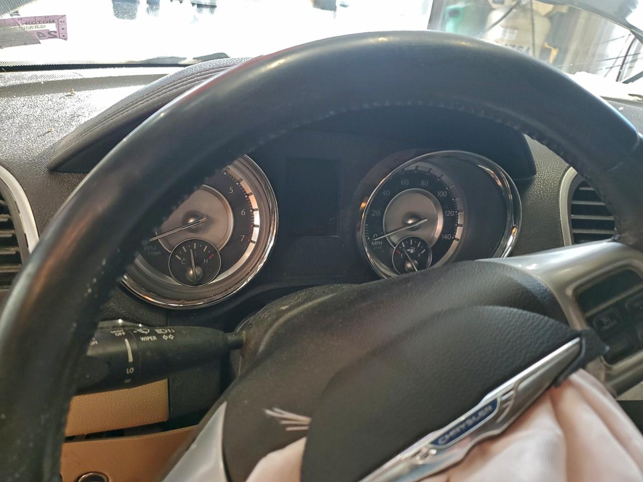 2014 Chrysler 300 VIN 2C3CCARGXEH120390 photo 9