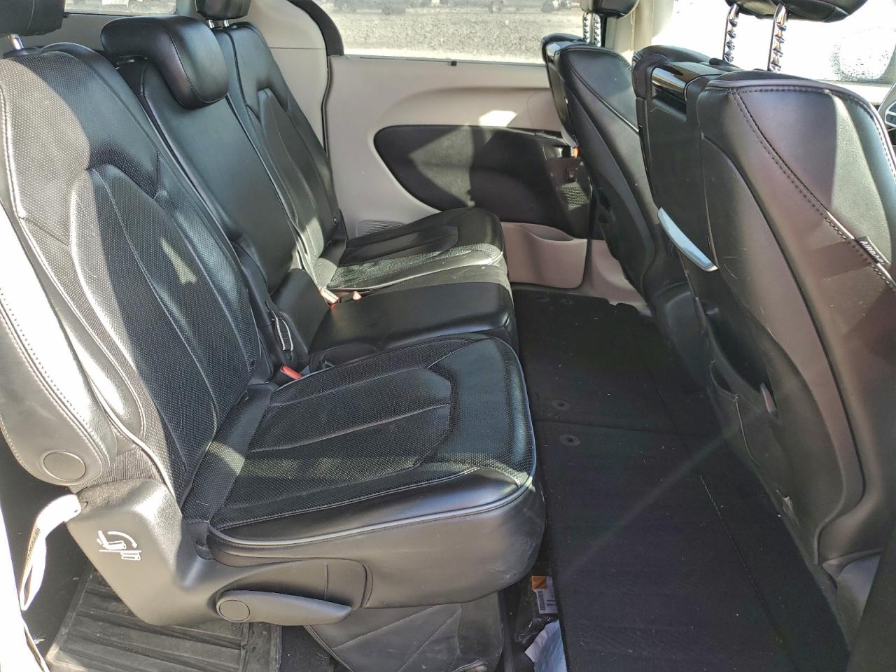 2020 Chrysler Pacifica VIN 2C4RC1GG6LR236315 photo 11