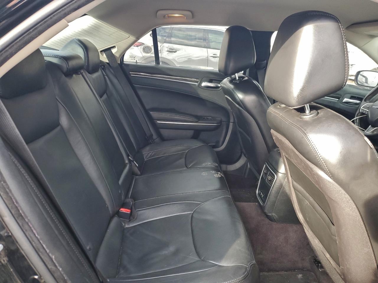 2016 Chrysler 300 VIN 2C3CCAAG6GH295590 photo 10