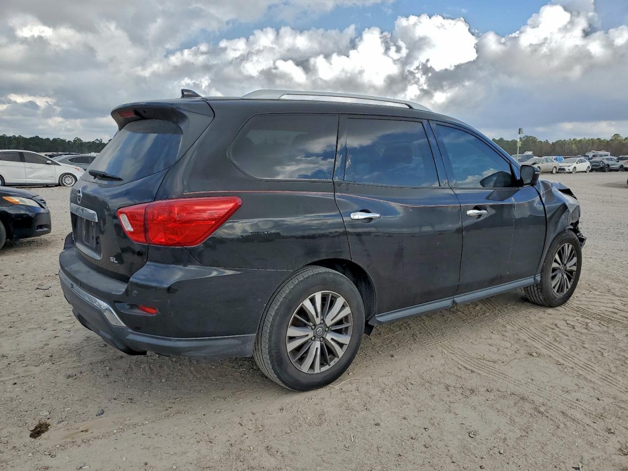 2019 Nissan Pathfinder VIN 5N1DR2MN5KC605783 photo 3