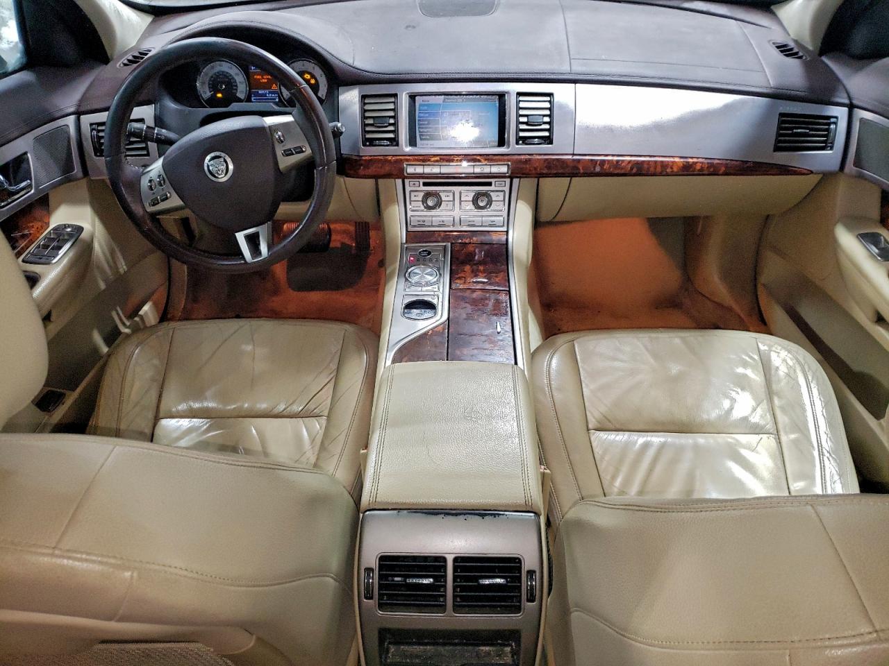 2009 Jaguar Xf VIN SAJWA05B19HR29678 photo 8
