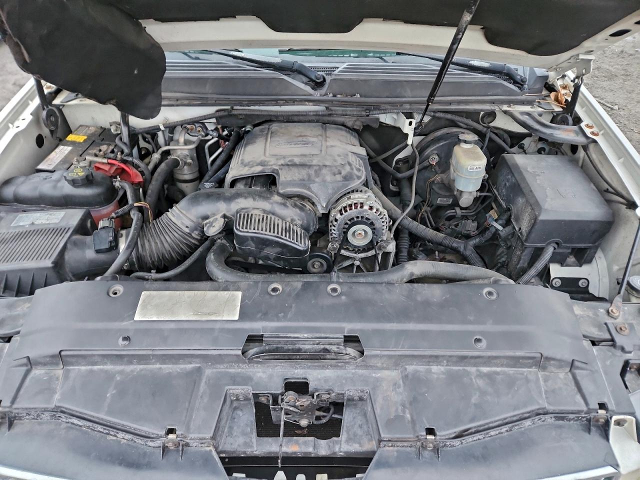 2010 Chevrolet Suburban VIN 1GNUCKE0XAR176491 photo 12