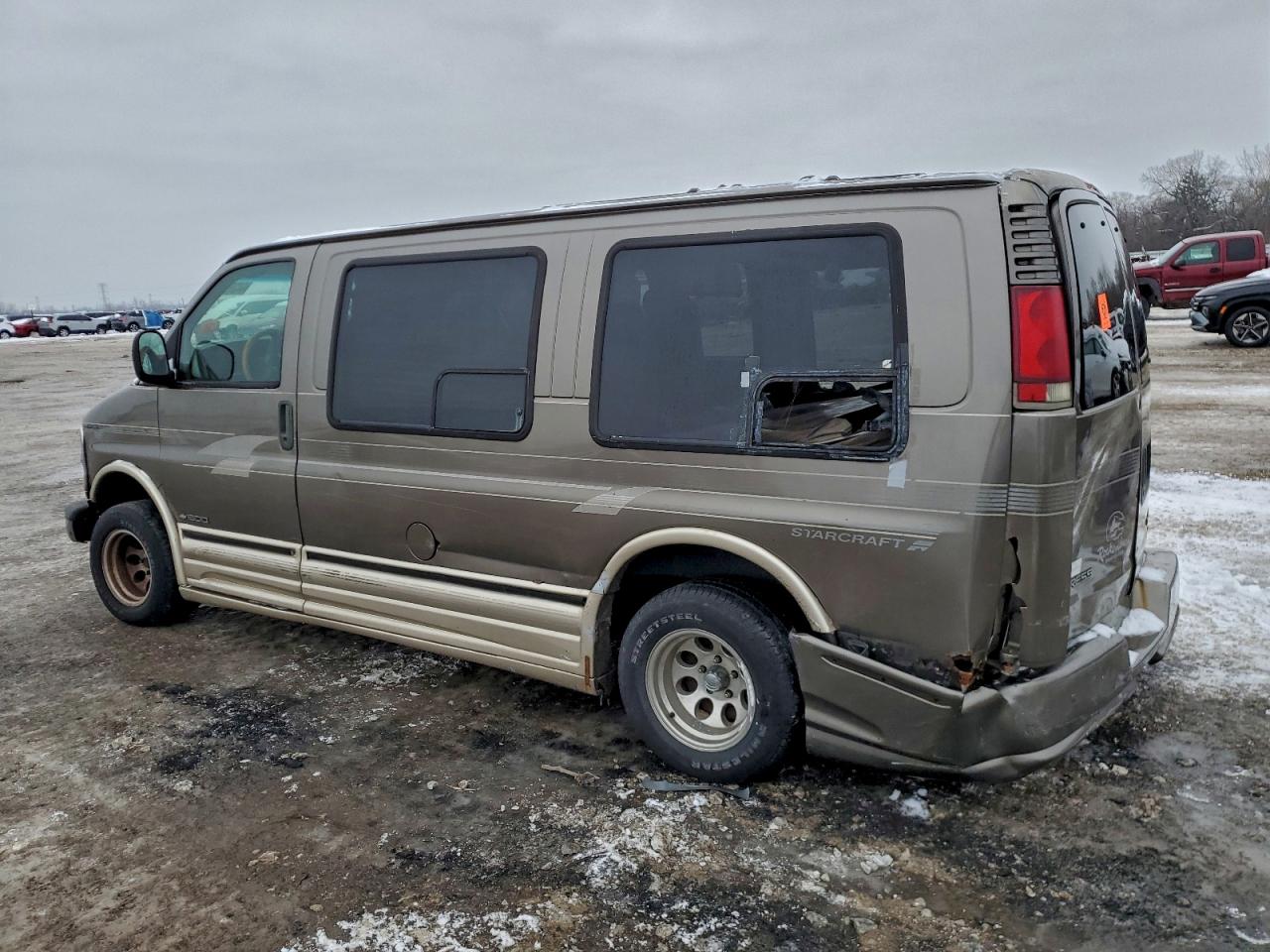 2000 CHEV Express VIN 1GBFG15R8Y1204428 photo 2