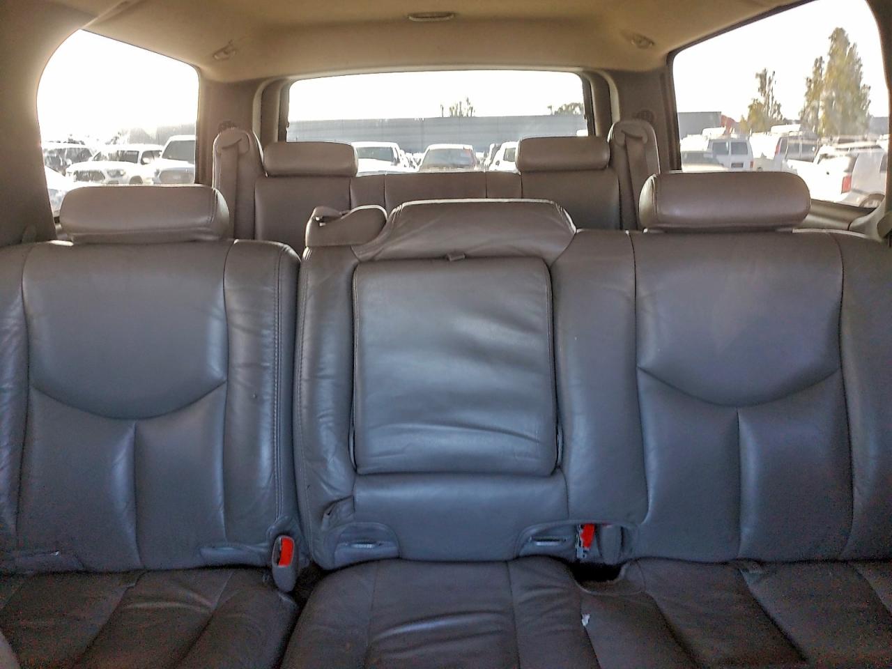 2003 CHEV Suburban VIN 3GNFK16T73G176904 photo 10