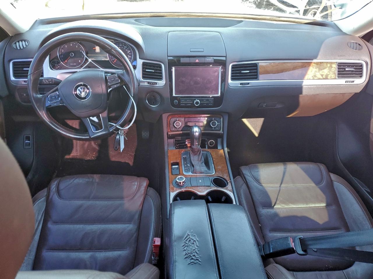2013 Volkswagen Touareg VIN WVGEF9BP5DD001674 photo 8