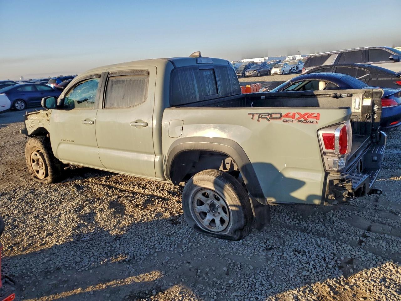 2023 Toyota Tacoma VIN 3TMCZ5AN0PM617612 photo 2