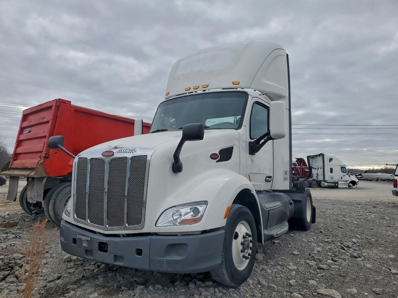2018 PETERBILT All models VIN 1XPBA48X3JD477710 photo 2