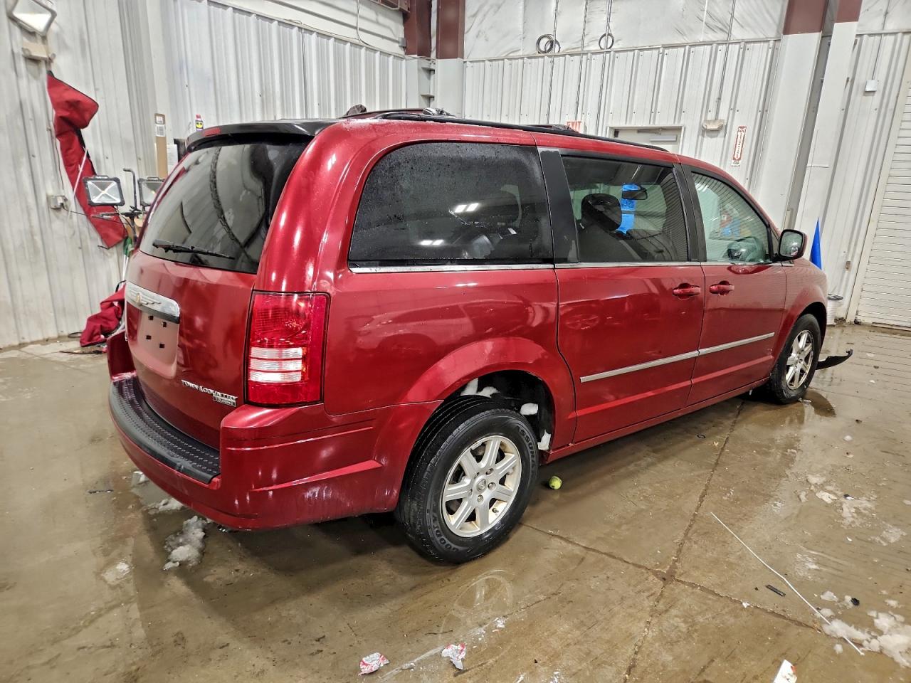 2010 Chrysler Minivan VIN 2A4RR5DX1AR441414 photo 3