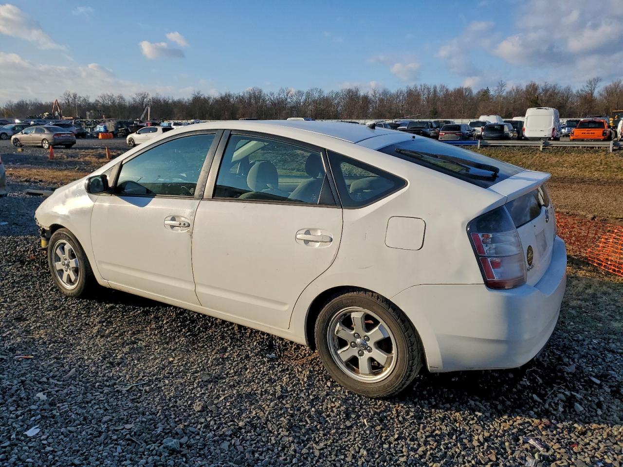 2004 Toyota Prius VIN JTDKB20U640026111 photo 2