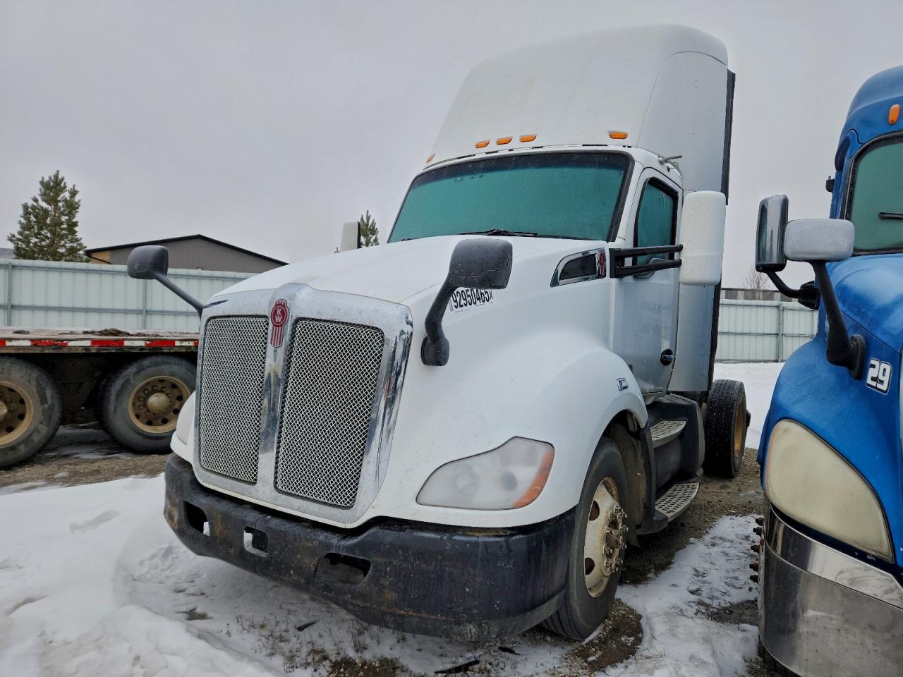 2016 KENWORTH All models VIN 1XKYA48X8GJ496344 photo 2