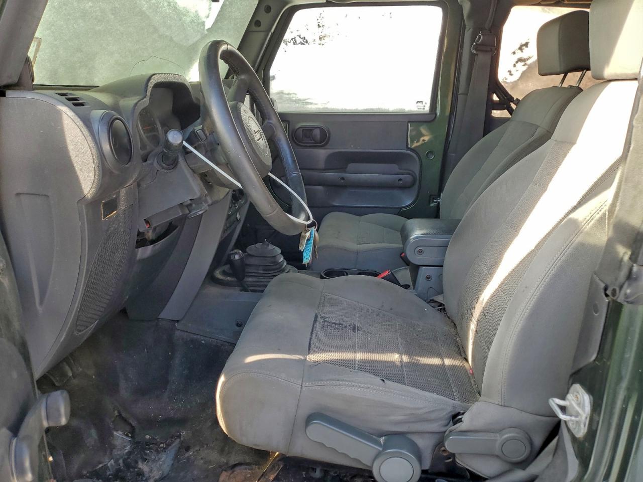 2008 Jeep Wrangler / VIN 1J4GA641X8L556547 photo 7
