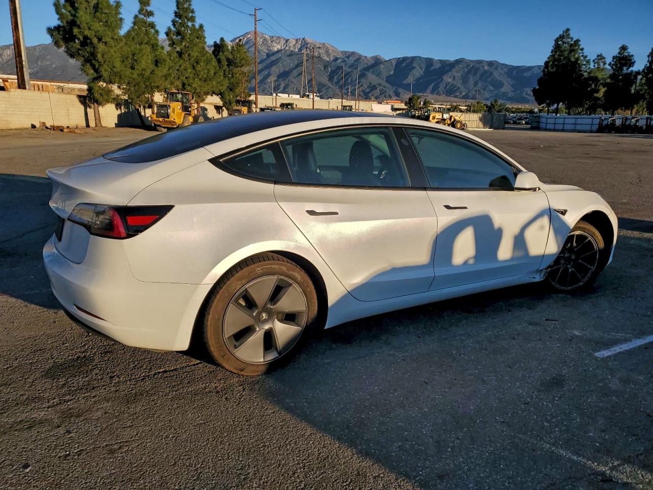2021 Tesla Model 3 VIN 5YJ3E1EB3MF070582 photo 3