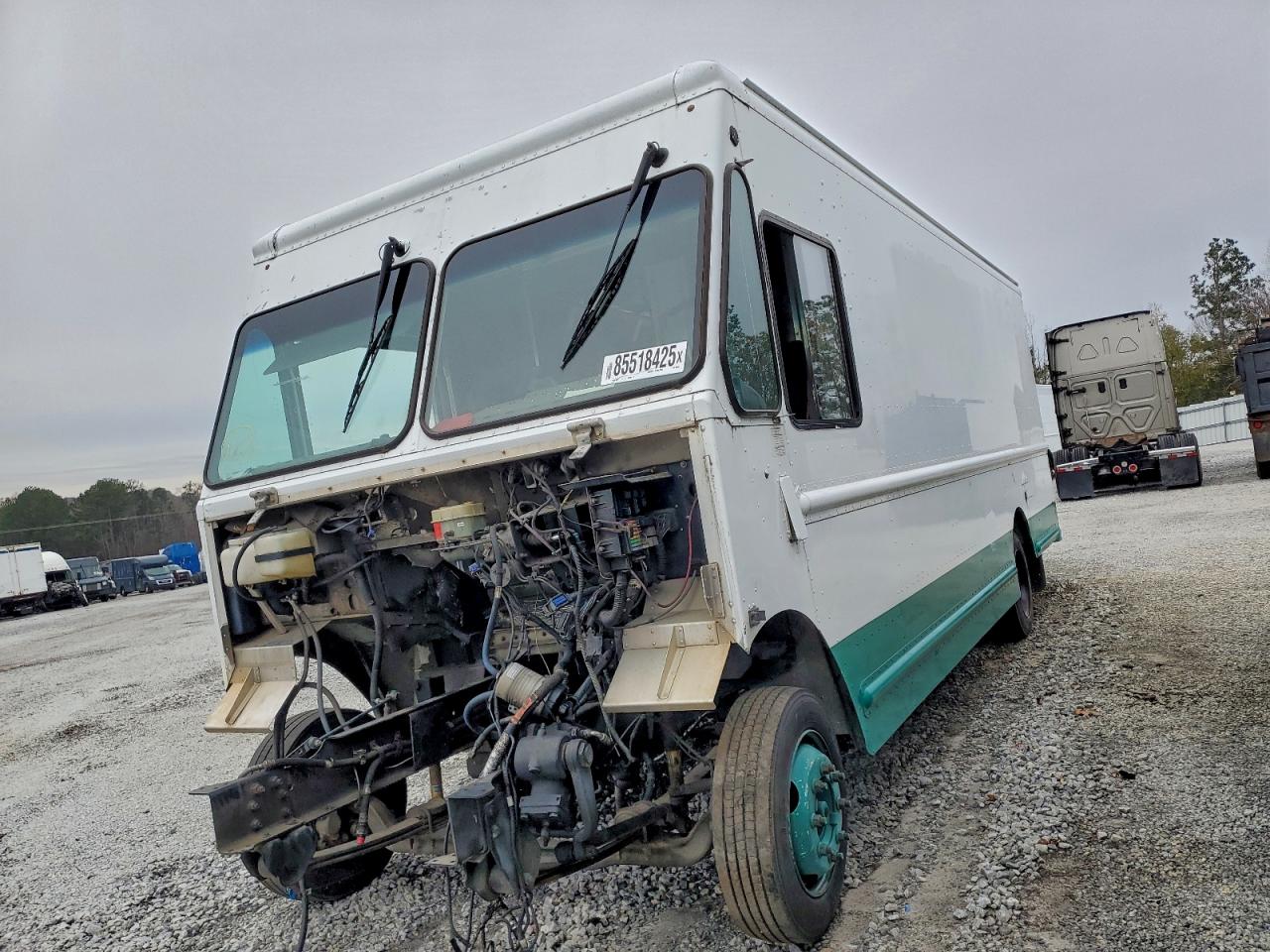 2011 WORKHORSE All models VIN 5B4LFG2E6B3445735 photo 1