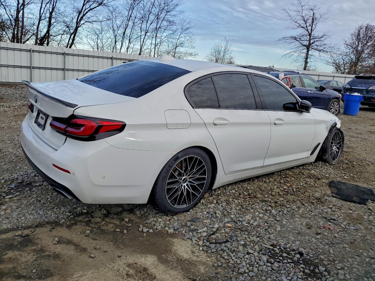 2021 BMW 5 series VIN WBA13BJ08MCF71147 photo 3