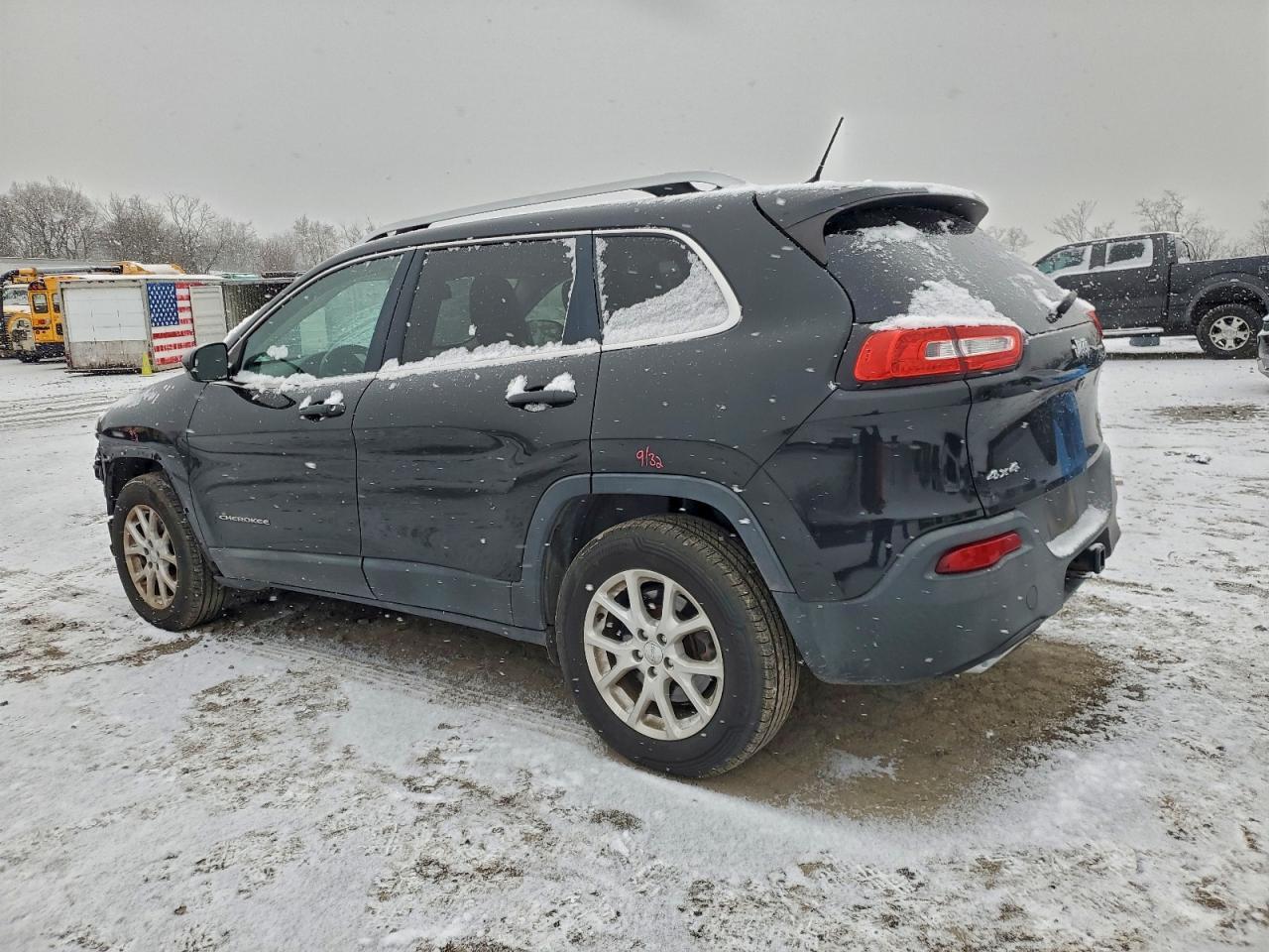 2015 Jeep Grand cher VIN 1C4PJMCS0FW750097 photo 2