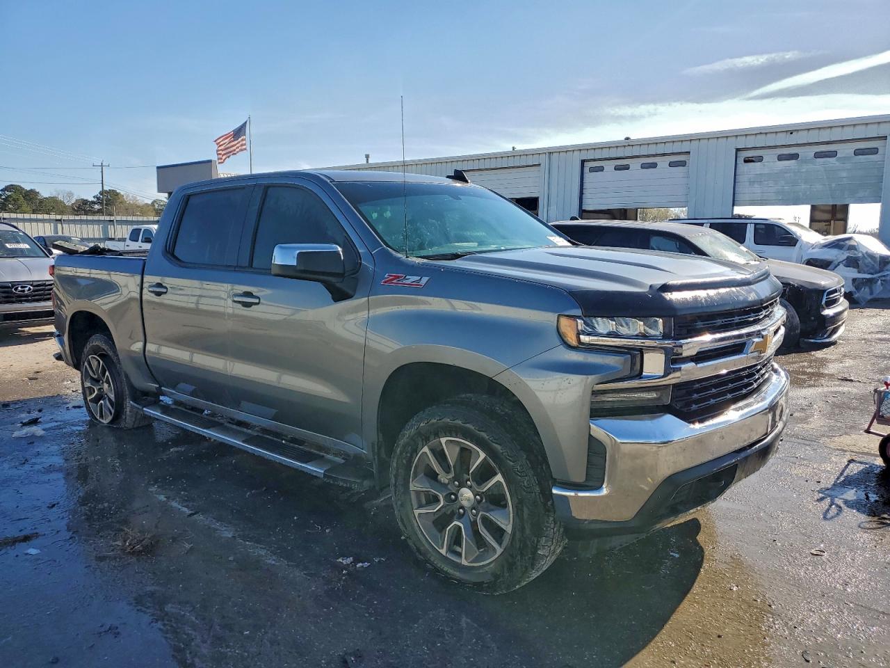 2020 Chevrolet All models VIN 3GCUYDED6LG199021 photo 4