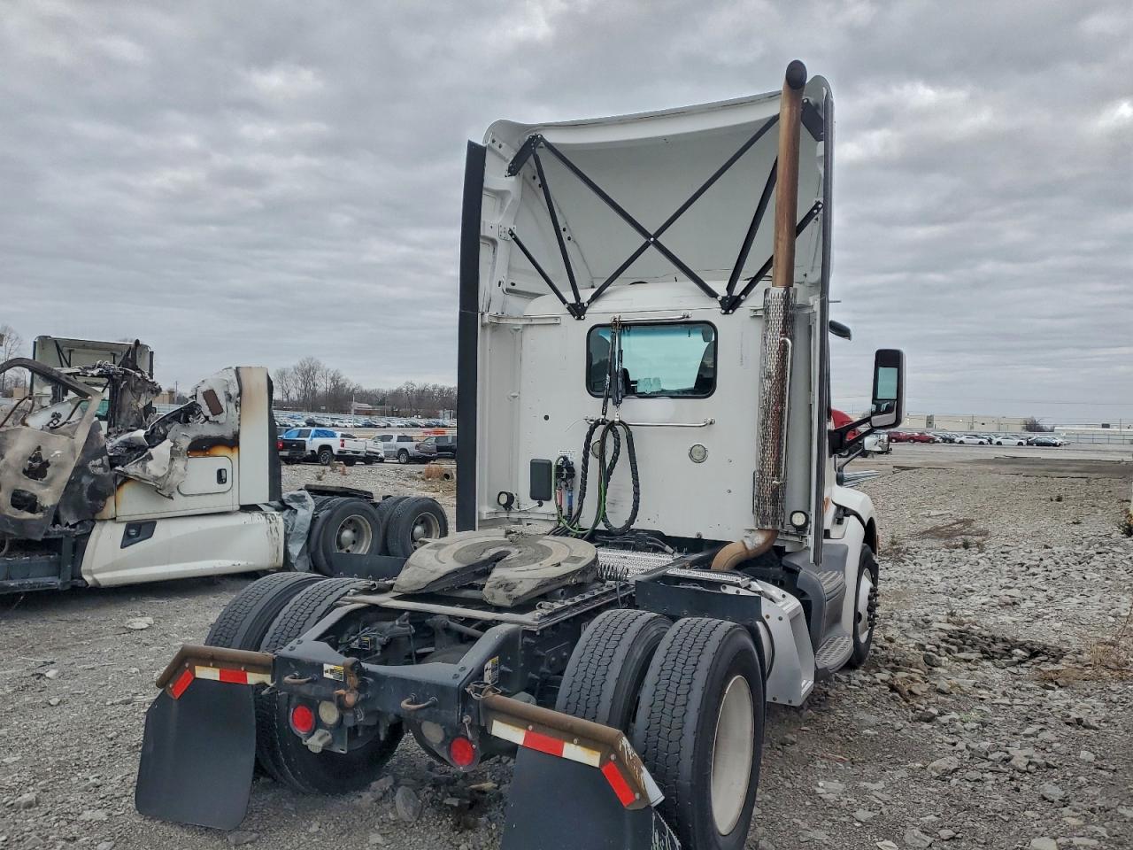 2018 PETERBILT All models VIN 1XPBA48X3JD477710 photo 4