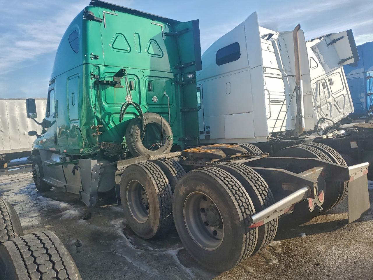 2018 FREIGHTLINER All other VIN 3AKJGLDR2JSJS4472 photo 3