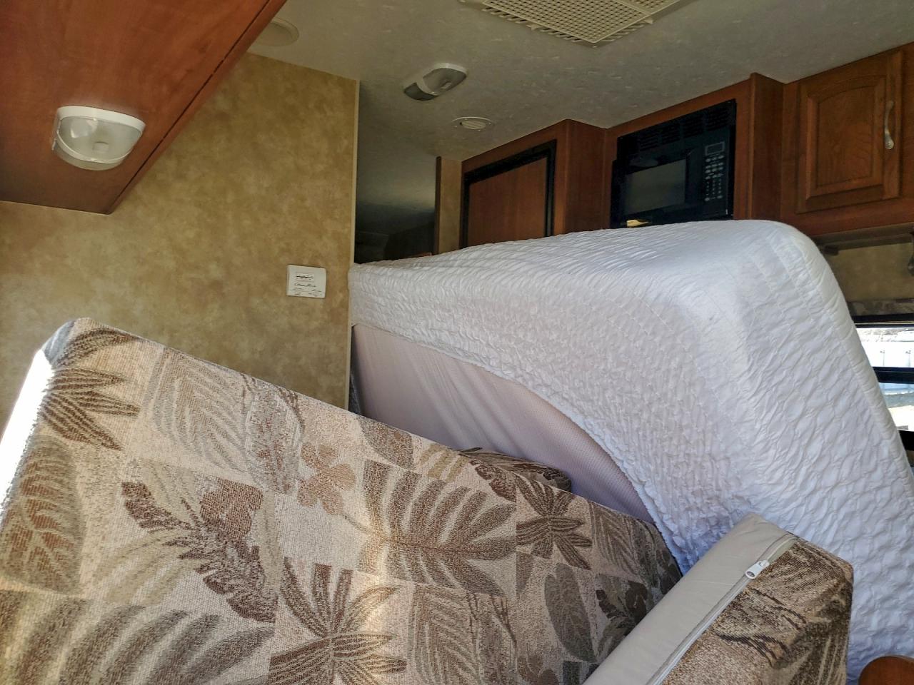 2011 JAYCO Jay feathe VIN 1UJBJ0BM6A1JK0113 photo 6