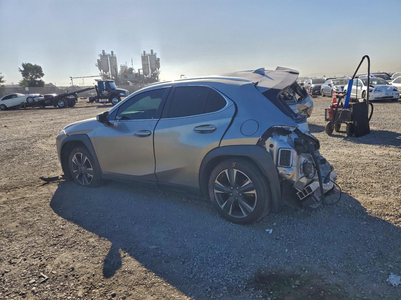 2022 Lexus Ux 250h ba VIN JTHX9JBH9N2059961 photo 2