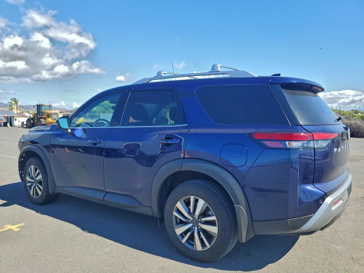 2024 Nissan Pathfinder VIN 5N1DR3CA4RC218897 photo 2