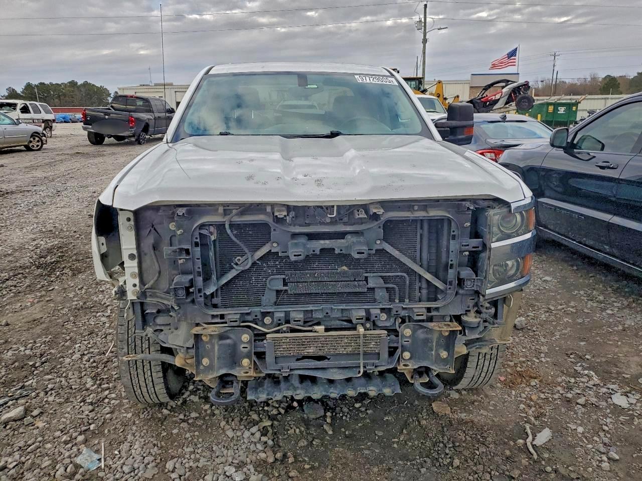 2018 Chevrolet All models VIN 1GC1KUEG7JF164436 photo 5