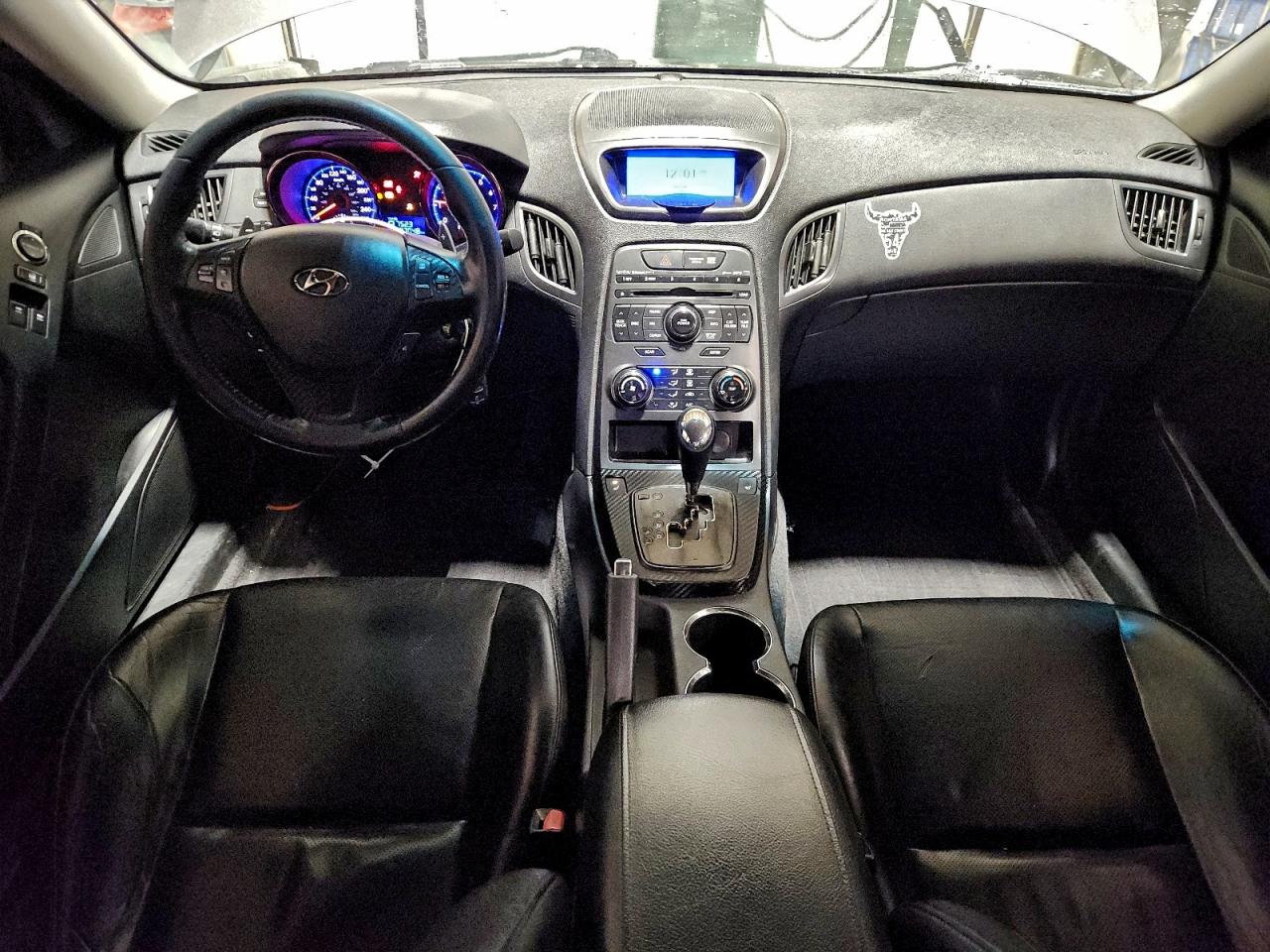 2011 Hyundai Genesis VIN KMHHT6KD2BU060141 photo 8