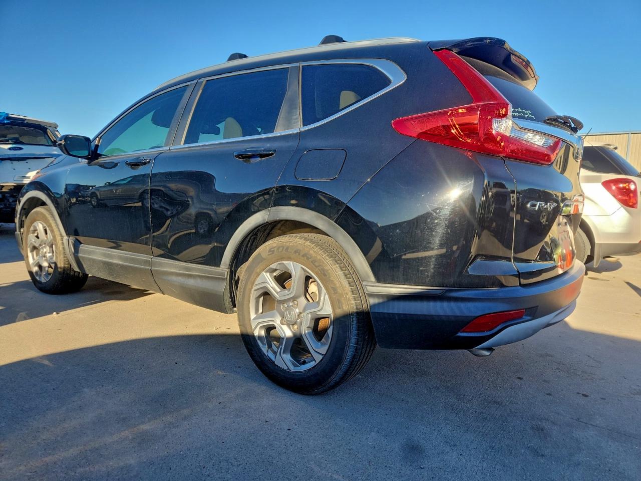 2017 Honda Crv VIN 7FARW1H85HE000924 photo 2