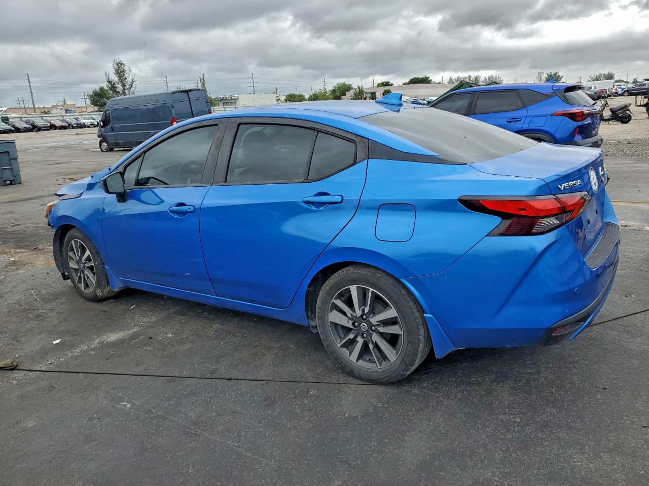 2020 Nissan Versa VIN 3N1CN8EV8LL894423 photo 2