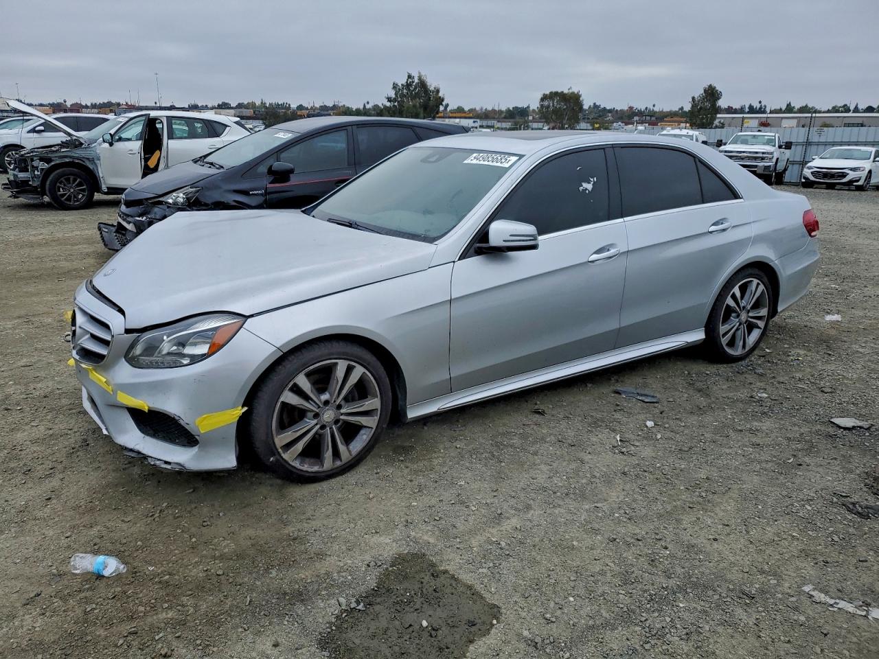 2016 Mercedes-Benz E-class VIN WDDHF5KB1GB221446 photo 1