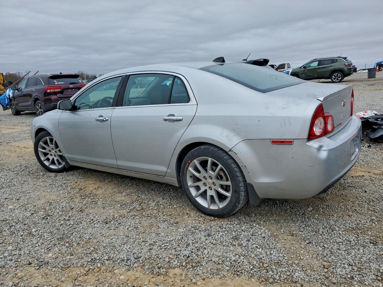2012 Chev Malibu VIN 1G1ZG5E70CF117075 photo 2