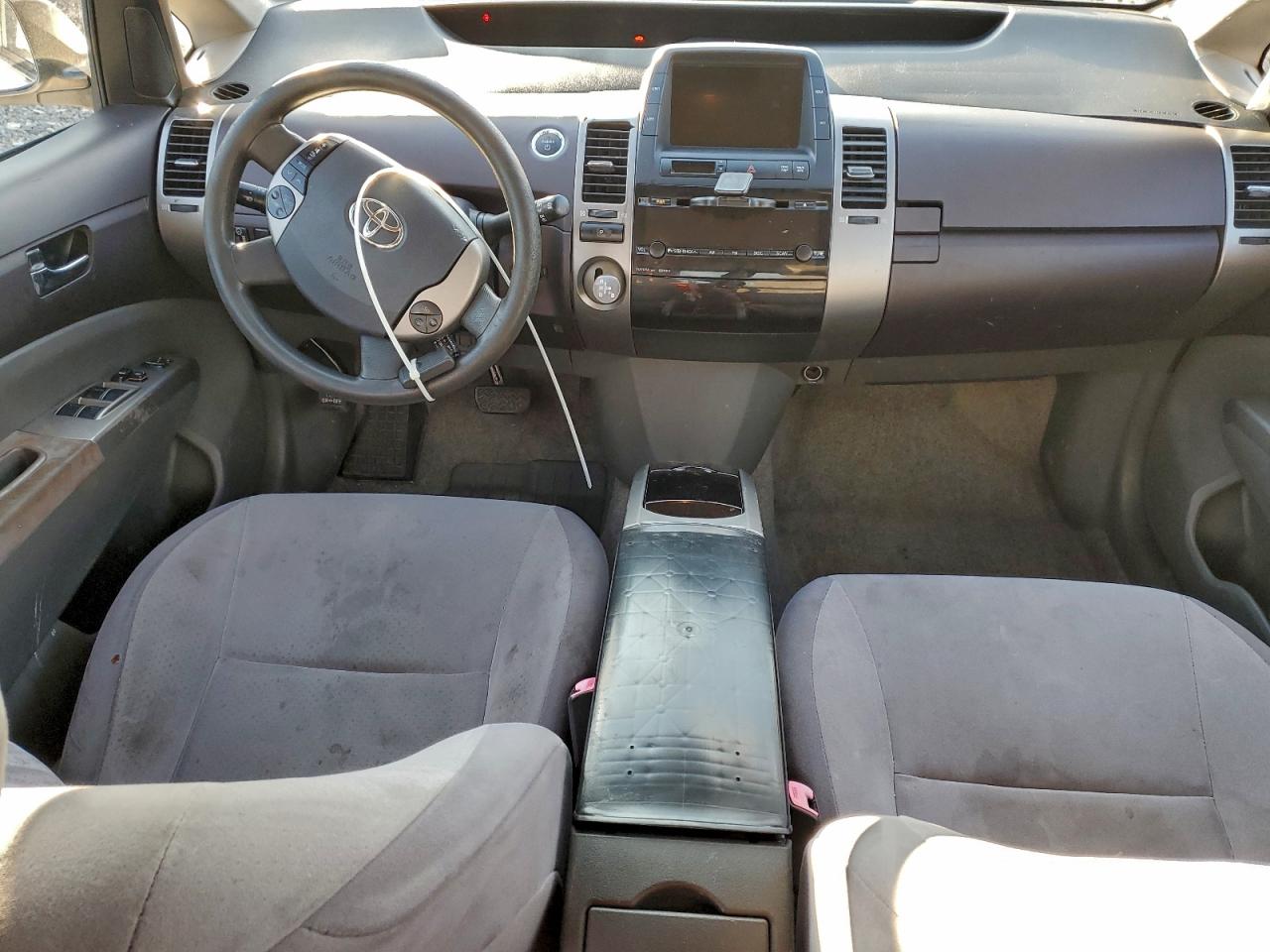 2004 Toyota Prius VIN JTDKB20U640026111 photo 8