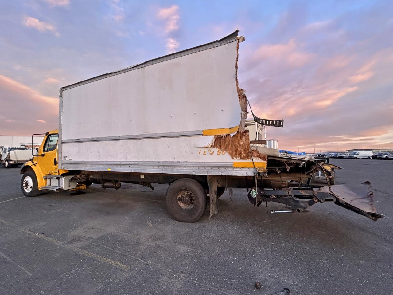 2006 FREIGHTLINER All models VIN 1FVACWDC46HW75304 photo 2