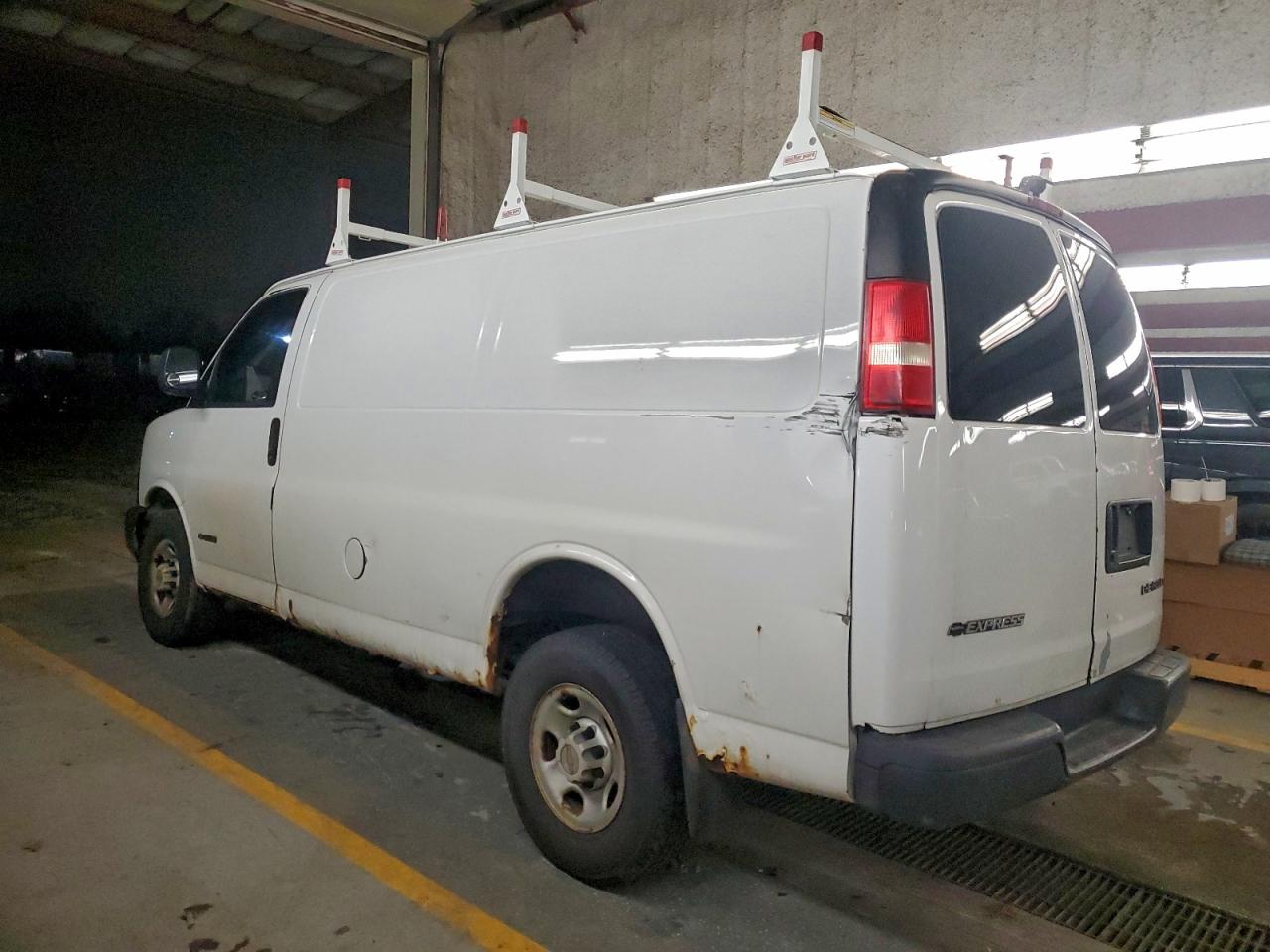 2005 CHEVROLET Express VIN 1GCGG25V551187201 photo 2