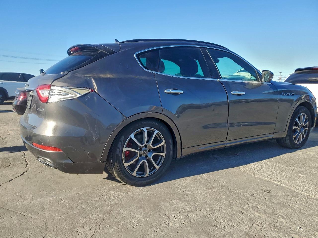 2019 Maserati All models VIN ZN661XUA5KX322564 photo 3