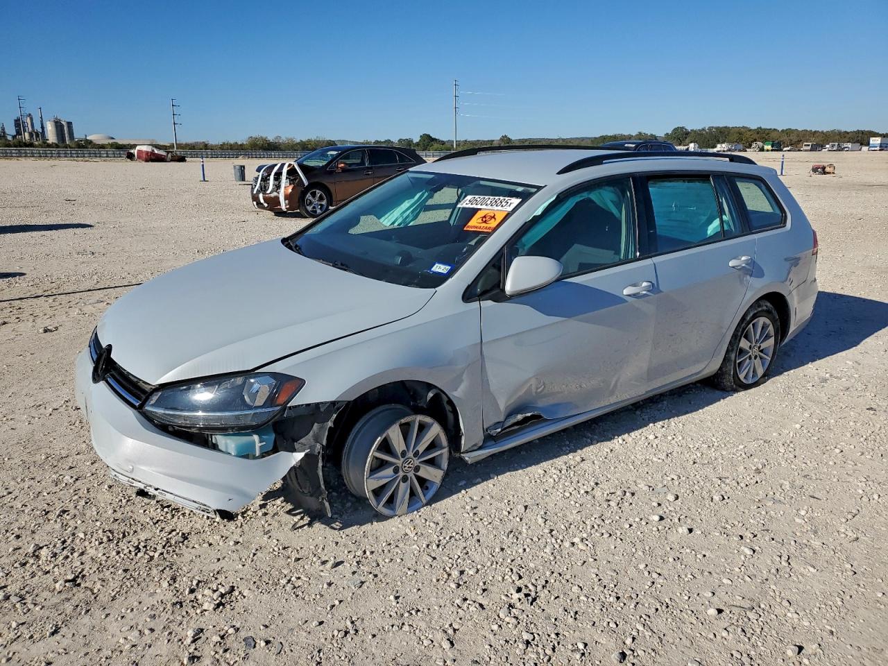2018 Volkswagen Golf VIN 3VWD17AU5JM768013 photo 1
