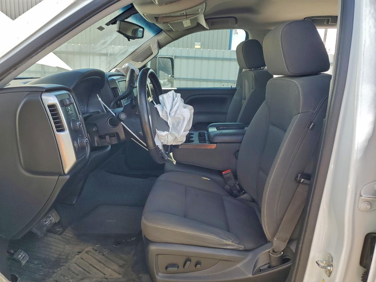 2018 Chevrolet All models VIN 3GCUKREC9JG572233 photo 7
