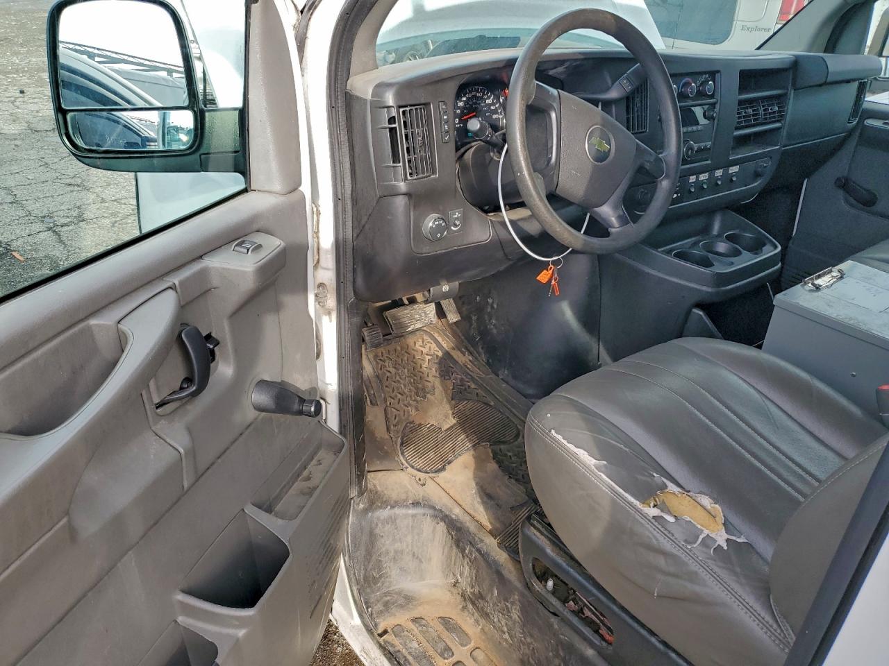 2013 CHEV Express VIN 1GCWGFCB1D1902193 photo 8